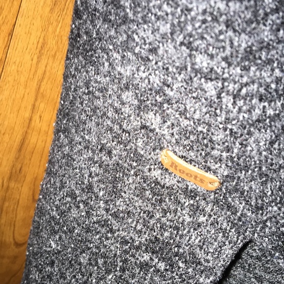 Female Roots XS long sleeve - Picture 3 of 4